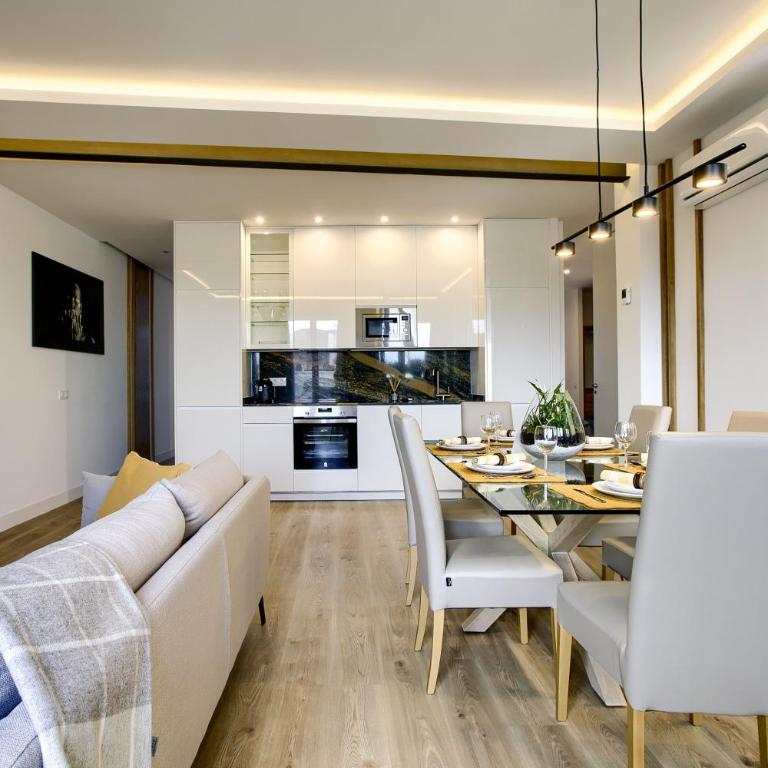 El Cielo: Lujoso Ático en Madrid Centro - Three-Bedroom Apartment - 5