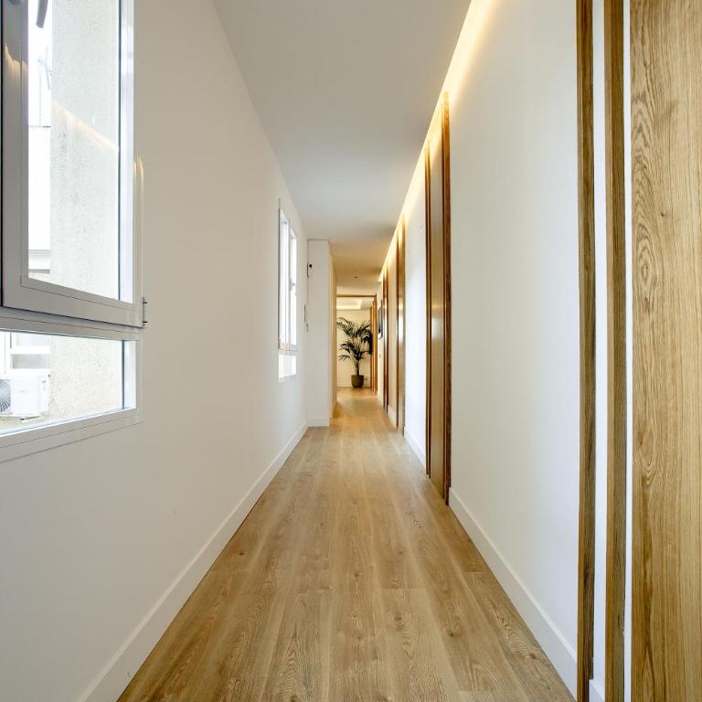 El Cielo: Lujoso Ático en Madrid Centro - Three-Bedroom Apartment - 17