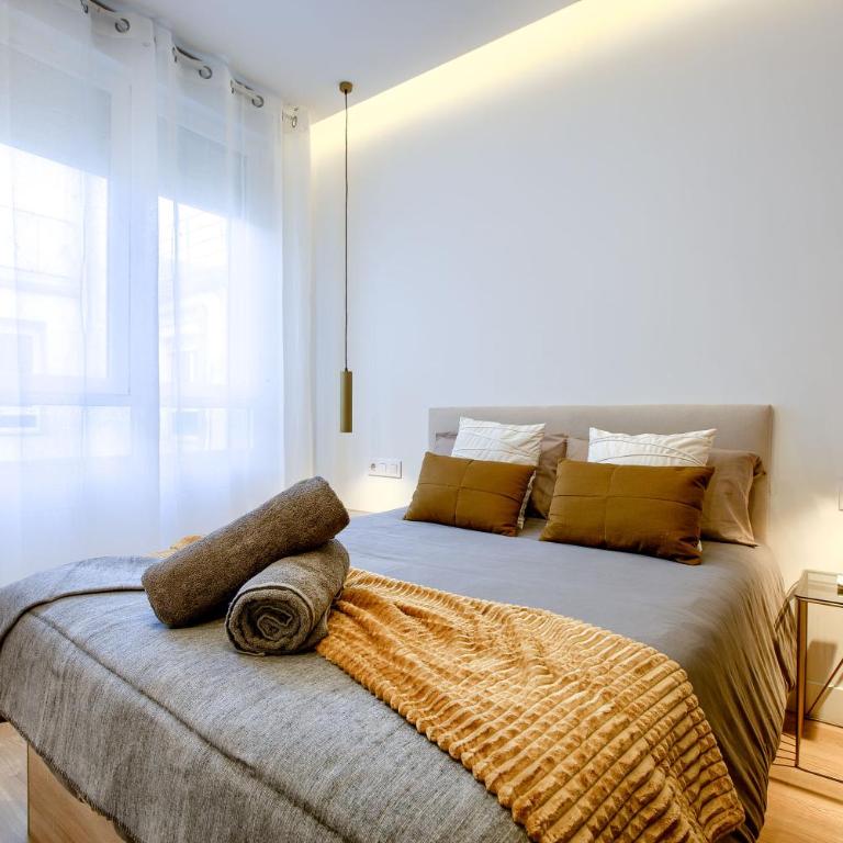 El Cielo: Lujoso Ático en Madrid Centro - Three-Bedroom Apartment - 14
