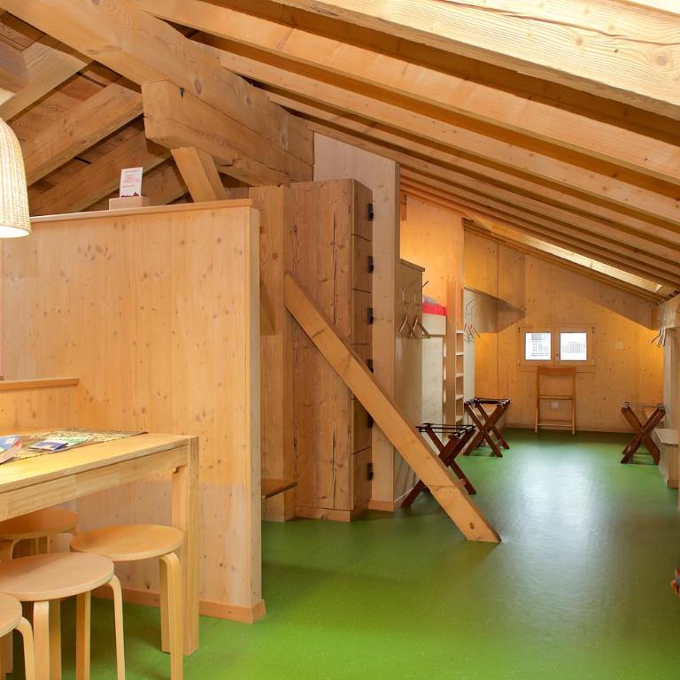 Hotel Bahnhof - Bett in einem Premium Schlafsaal für Männer und Frauen - 13