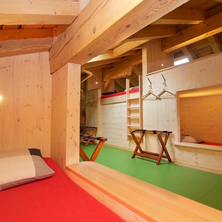 Hotel Bahnhof - Bett in einem Premium Schlafsaal für Männer und Frauen - 8