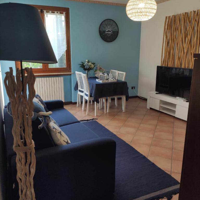 Private Garden Giardino Privato a Bardolino - House Amorino - Two-Bedroom Apartment with Private Garden - 10