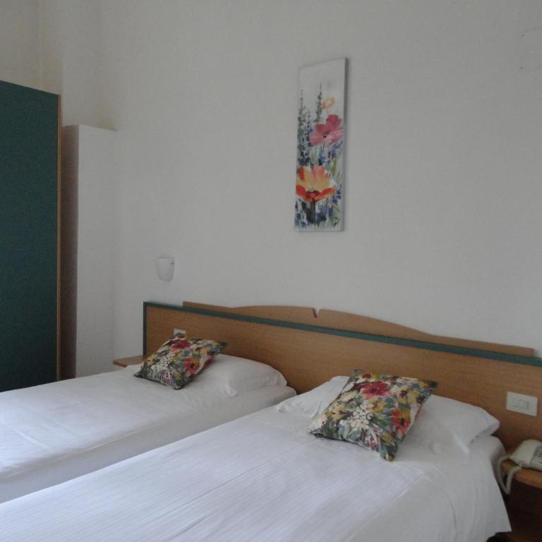 Hotel Sacro Cuore - Camera Doppia con Letti Singoli con Vista Giardino - 3
