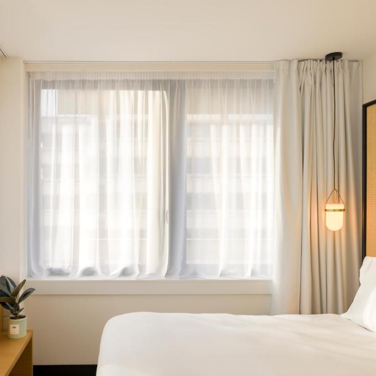FirstName Bordeaux, Part of JdV by Hyatt - Chambre Lit King-Size - 6