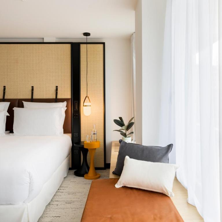 FirstName Bordeaux, Part of JdV by Hyatt - Chambre Lit King-Size Premier avec Terrasse et Sauna - 2