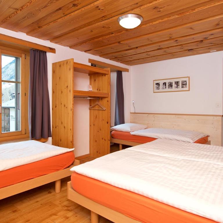 Hotel Bahnhof - Familienzimmer mit eigenem Bad - 4