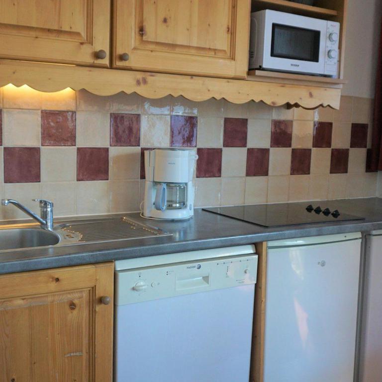 Appartement lumineux avec balcon, parking, WIFI, proche pistes - FR-1-636-54 - Apartment (4 Adults) - 5