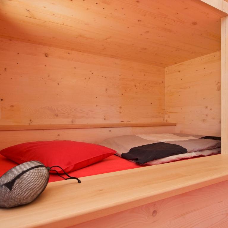 Hotel Bahnhof - Bett im Premium Schlafsaal für Frauen – NUR FÜR FRAUEN - 7