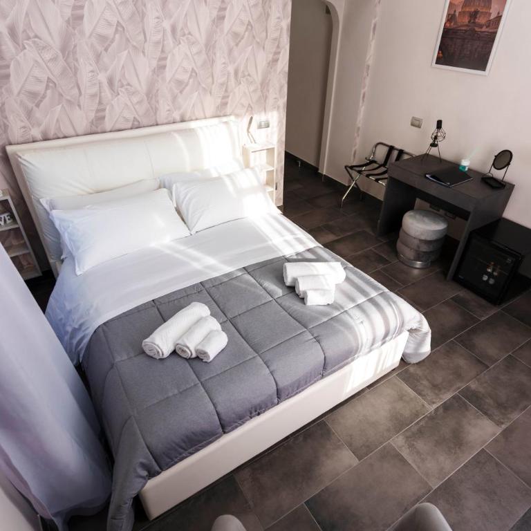 Julia Luxury Suite Rome - Camera Queen Deluxe - 14