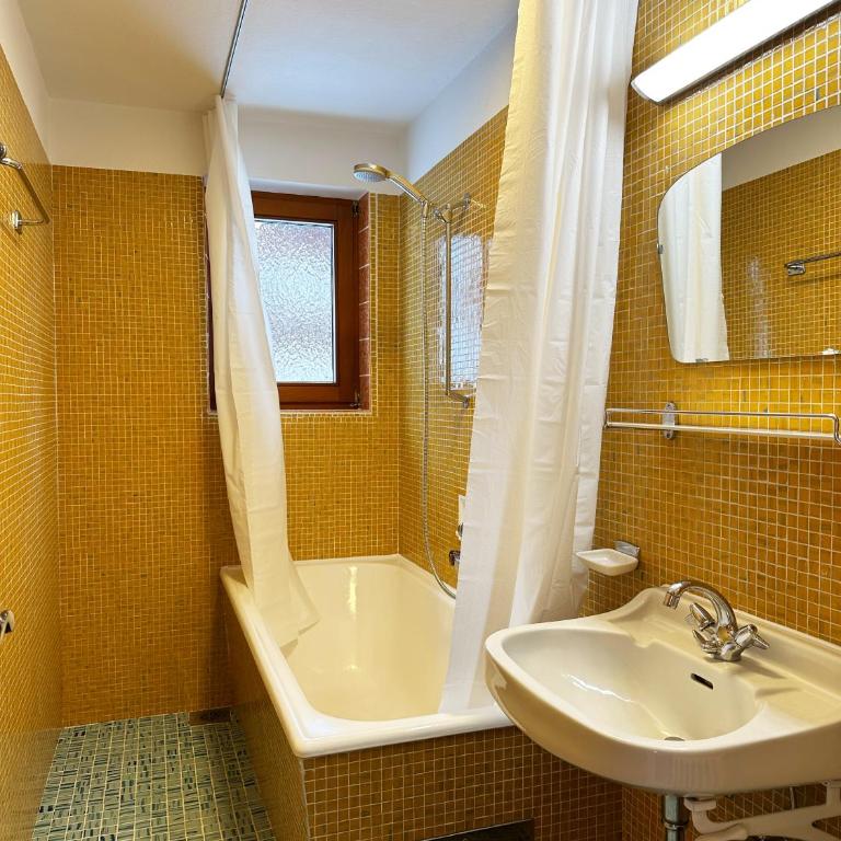 Mountain Lodge Sölden - Ski in Bike out Chalet - Chalet with 7 bedrooms - 26