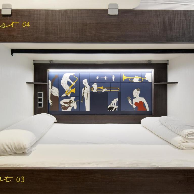 Free Hostels Barcelona - Bed in 4-Bed Mixed Dormitory Room - 7