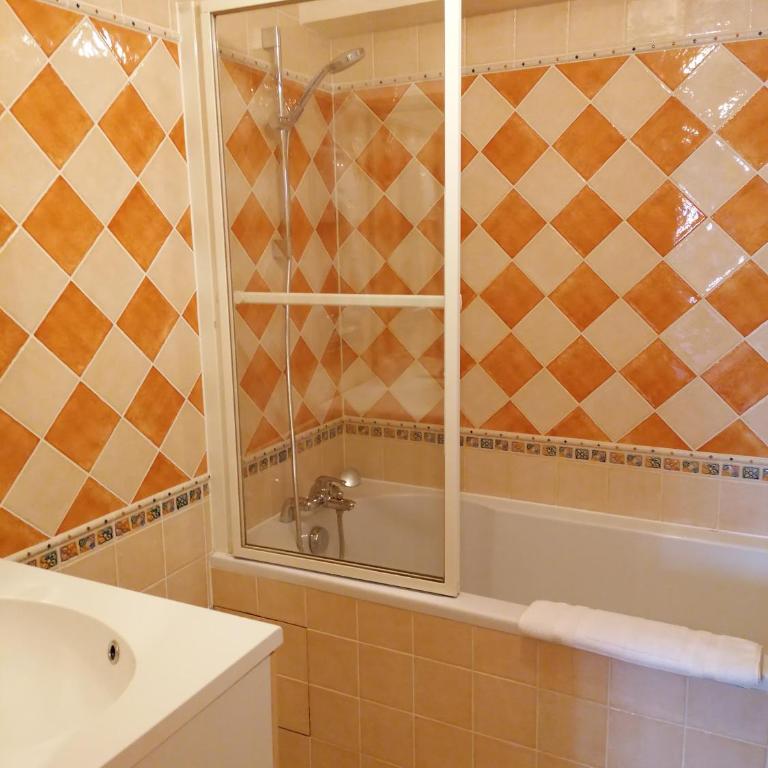 Hôtel Le Lievre Blanc - Chambre Triple avec Baignoire - 2