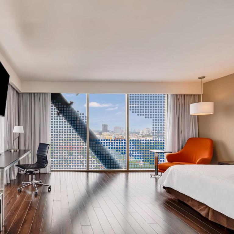 Fiesta Inn Insurgentes Viaducto - Deluxe Room 1 King - 5