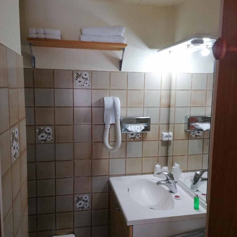 Hôtel Le Lievre Blanc - Chambre Double avec Douche - 2