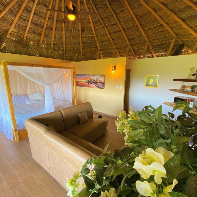 Palm Valley Cabins - Family Room with Balcony - 5