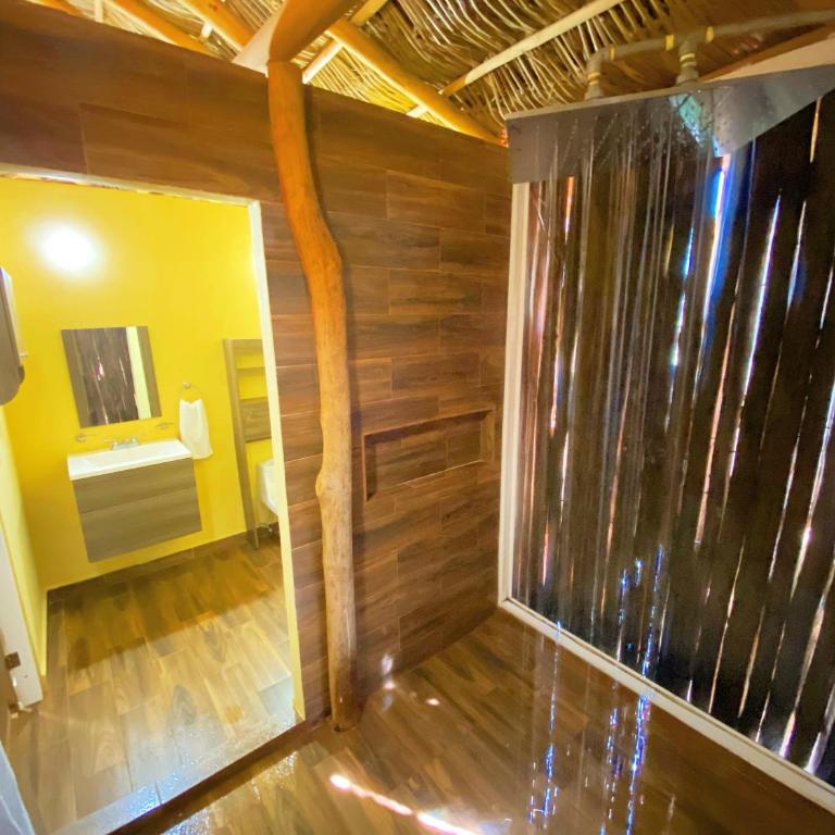 Palm Valley Cabins - Family Room with Garden View - 3