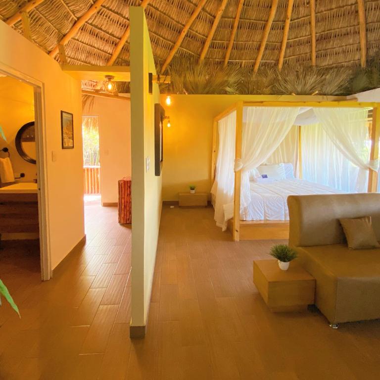 Palm Valley Cabins - Deluxe Double Room with Balcony - 5