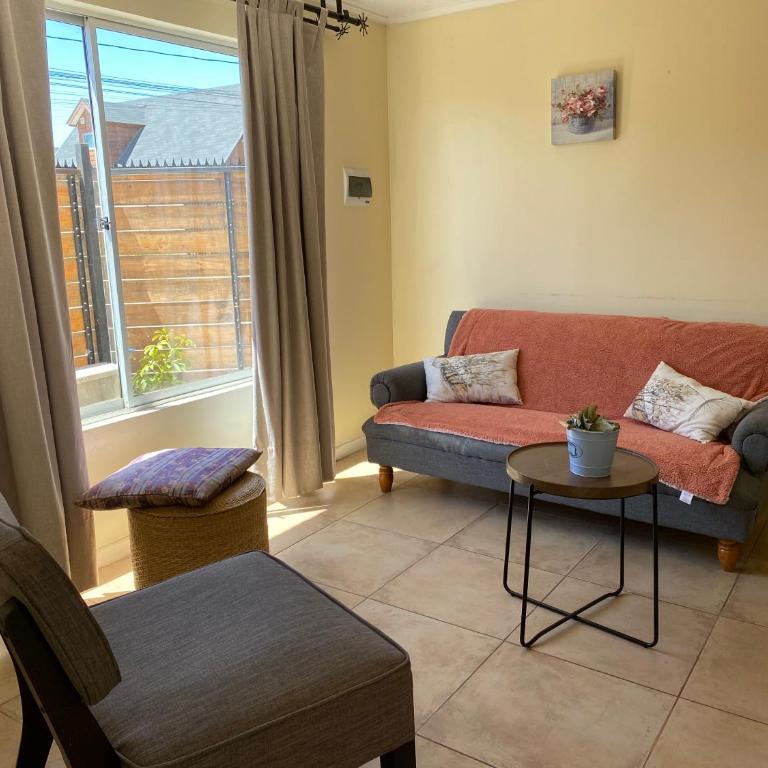 Encantadora casa particular con vista al parque - Three-Bedroom House - 1