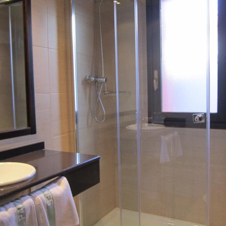 Gran Hotel Paraiso - Superior Double Room with 3 Beds - 1