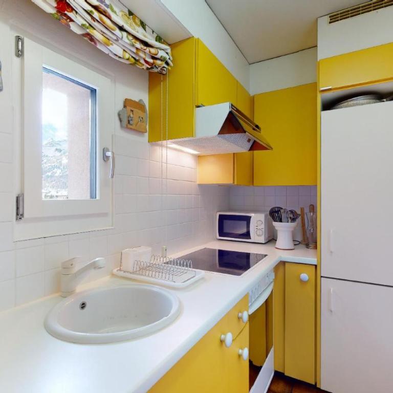 Abitaziun Gianda Verda D8 - Apartment mit Blick auf die Berge - 15