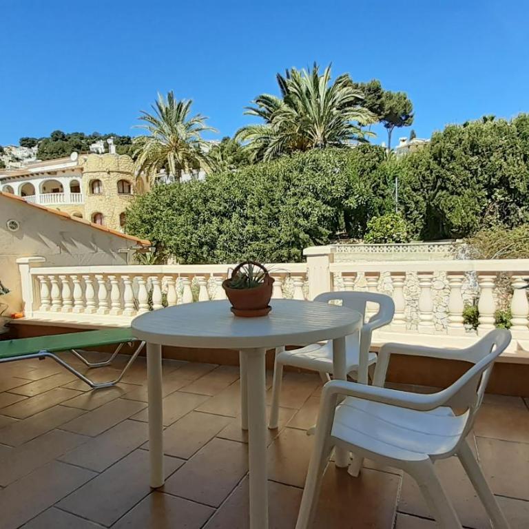 habitación con techo inclinado y vista al mar - Apartamento de 1 dormitorio - 18
