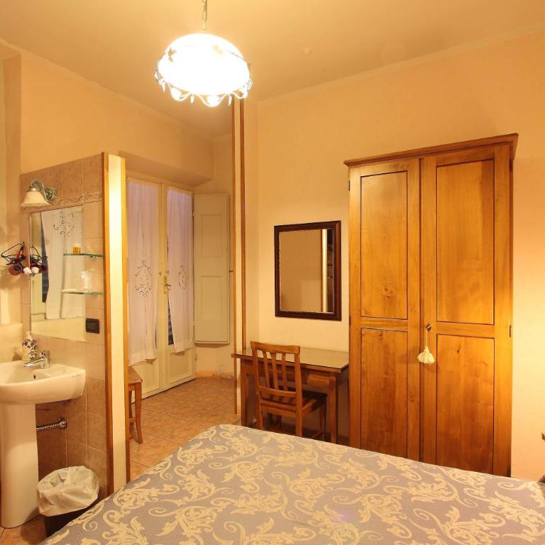 Hotel Margaret - Camera Matrimoniale Economy con Bagno in Comune - 1