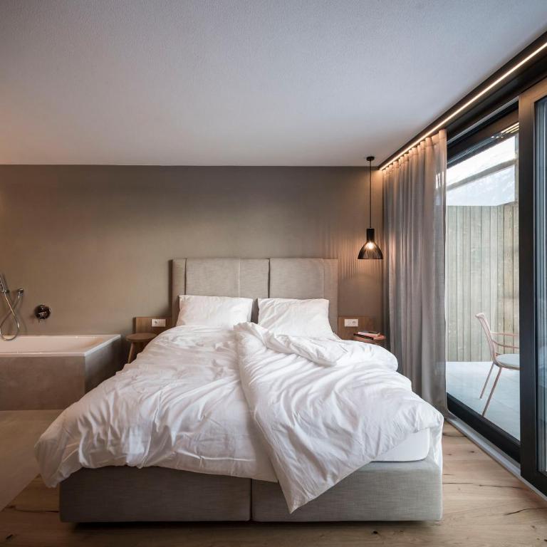OVINA`s HAUS - Suite - 1