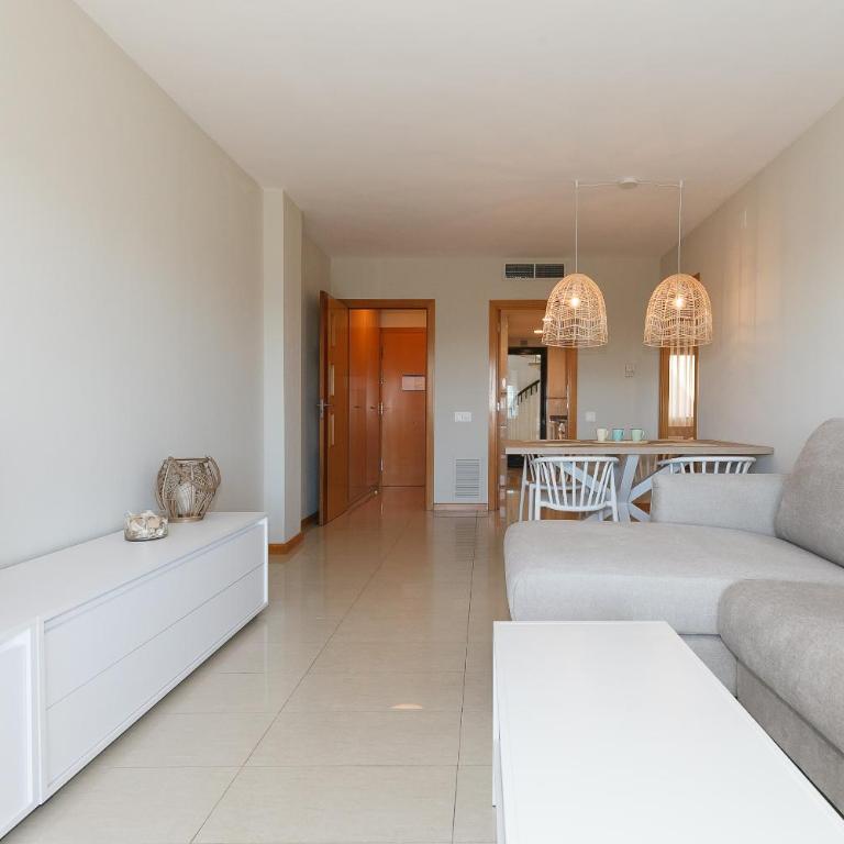 UHC Cambrils Paradis Family Complex - Penthouse Two-Bedroom Apartment with Sea View - 12