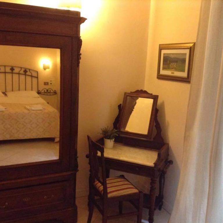 Marta Guest House - Camera Tripla con Bagno Privato - 3