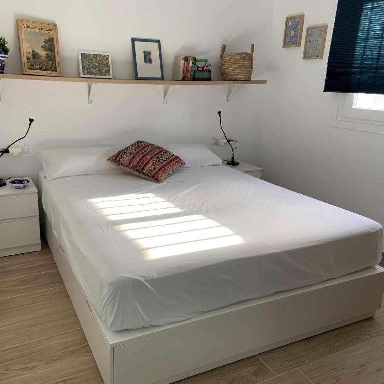Las Casitas de la Barrosa con jardín y piscina - Casa - 34