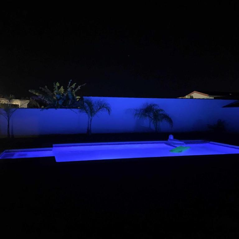 Las Casitas de la Barrosa con jardín y piscina - Casa - 18