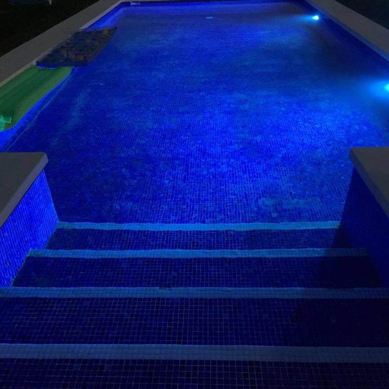 Las Casitas de la Barrosa con jardín y piscina - Casa - 23