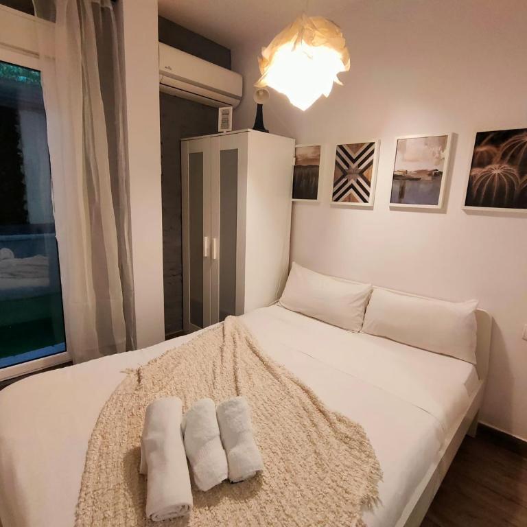 Pequeño Alojamiento con Mini Piscina - NO climatizada - Double Room with Terrace - 18