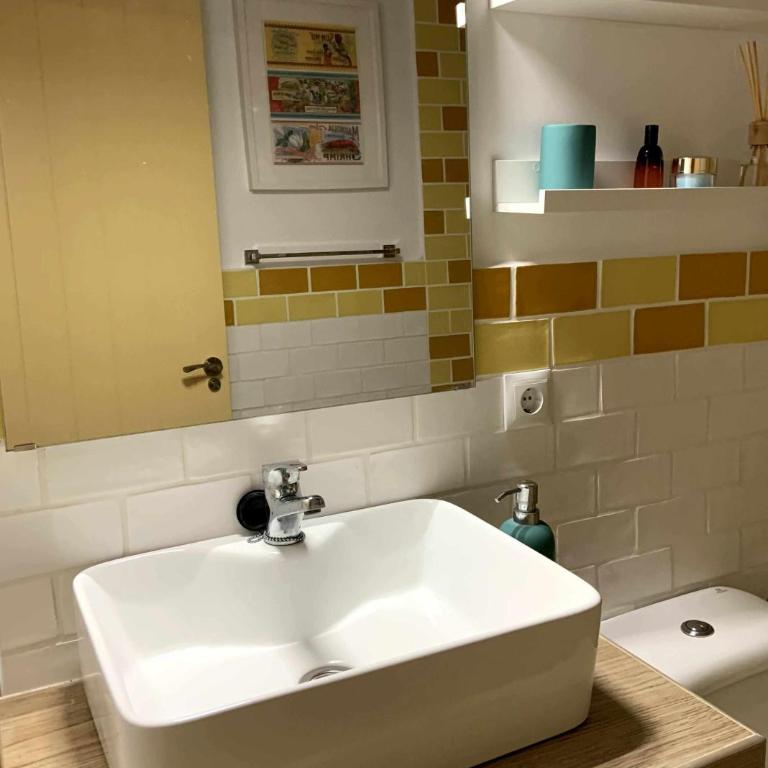 Las Casitas de la Barrosa con jardín y piscina - Casa - 37