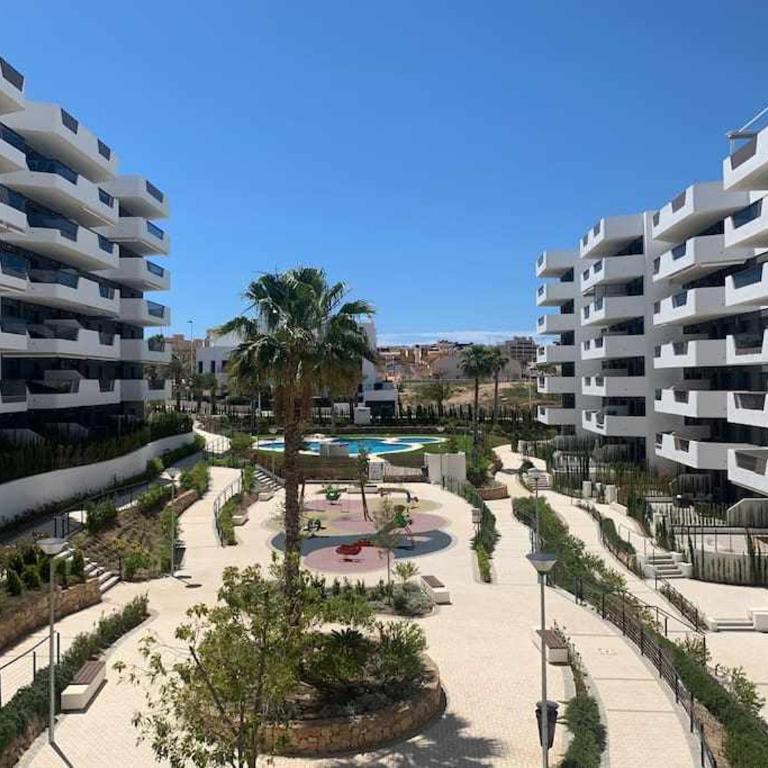 Moderno apartamento a 500 m de la playa - Apartamento con vistas a la piscina - 2