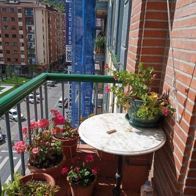FlipHouse Rooms Pensión⭐ - Double Room with Balcony - 2