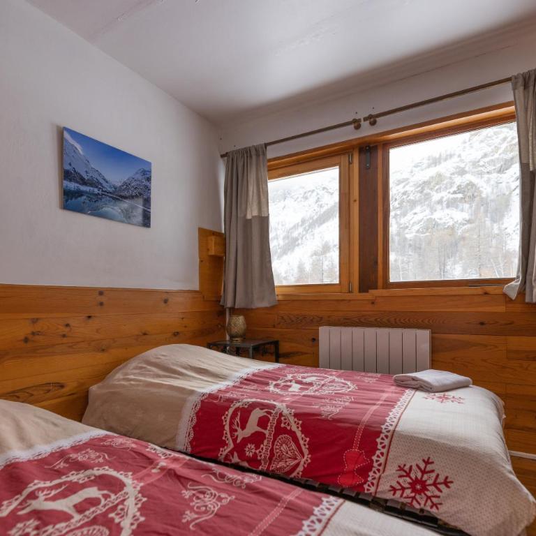 REFUGE- GITE Le Pas de l'Ane - Chambre Quadruple - Vue sur Montagnes - 2