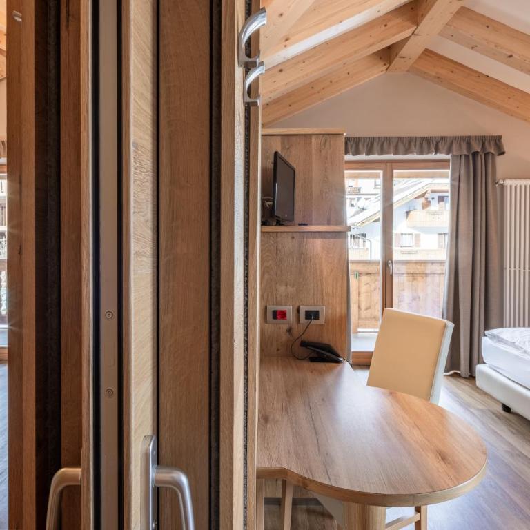 Albergo Belvedere - Camera Familiare con Balcone - 15