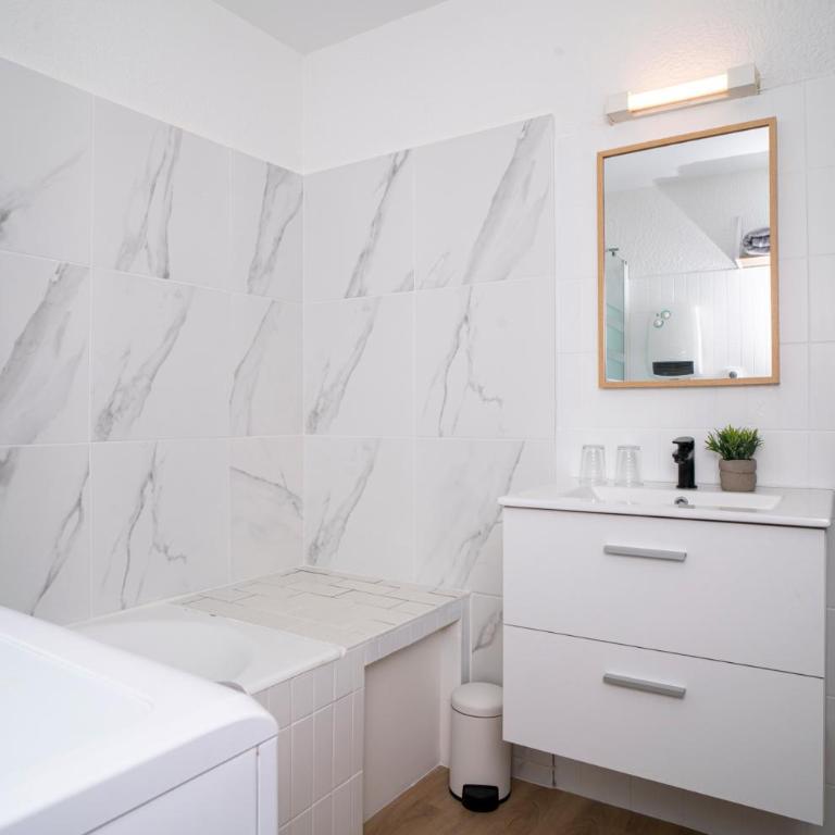ONLOC - Appart Réveil proche Halles avec parking - Appartamento con 1 Camera da Letto - 2