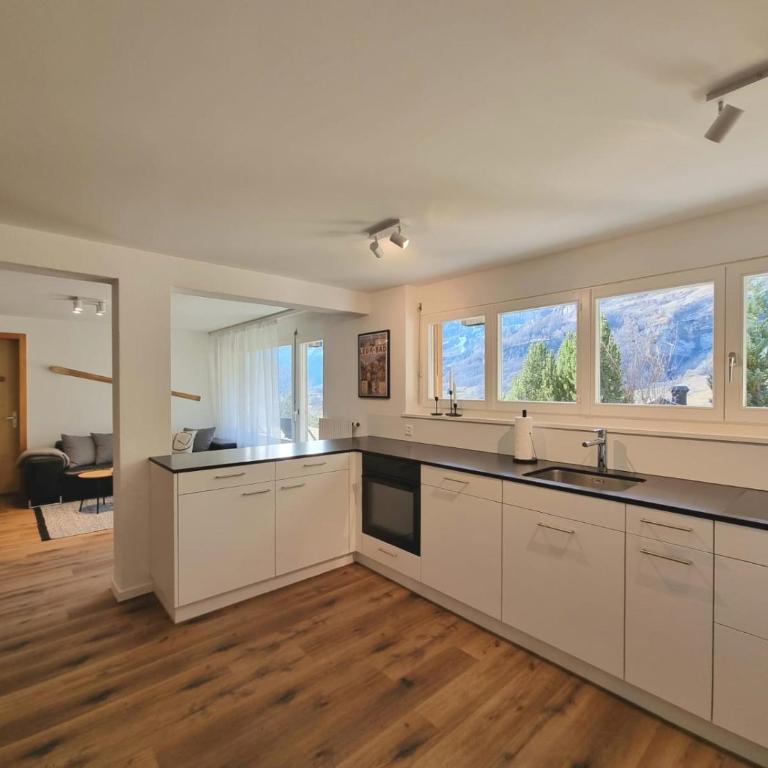 Tarbey 39 Toplage an der Bergbahn Moderne Ferienwohnung mit grosser Panoramaterrasse - Apartment mit 2 Schlafzimmern - 2