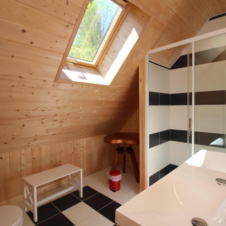 Chalet 4* avec Terrasse Panoramique, WiFi et Parking, 8 Pers. - FR-1-608-15 - Chalet (8 Adultes) - 12