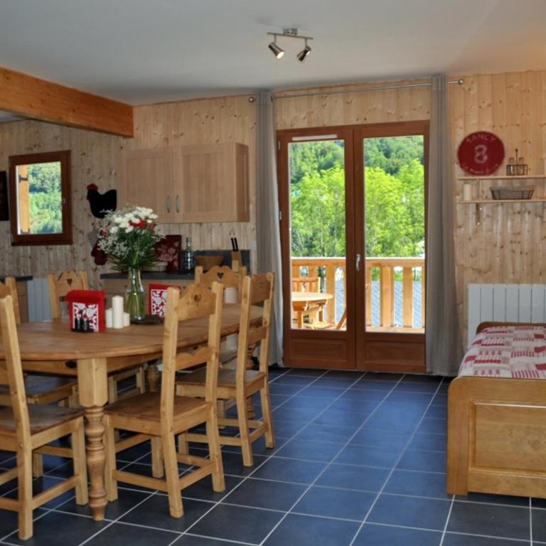 Chalet de Luxe 4* au Mont-Dore - WIFI Inclus - FR-1-608-31 - Chalet (8 Adultes) - 3