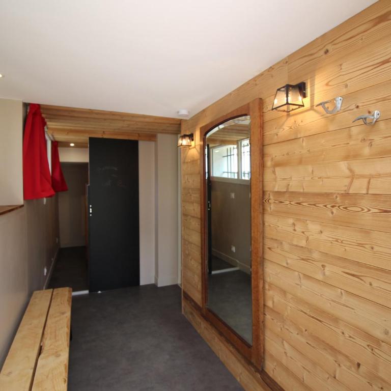 Le Mont-Dore, T3 rénové avec jardin privé et parking, accès wifi - FR-1-608-37 - Apartment (6 Adults) - 11