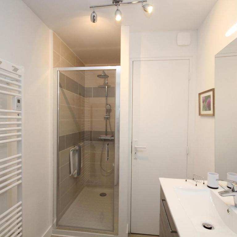 Mont-Dore : Appartement Centre T3 avec Wifi - FR-1-608-28 - Apartamento (6 adultos) - 8