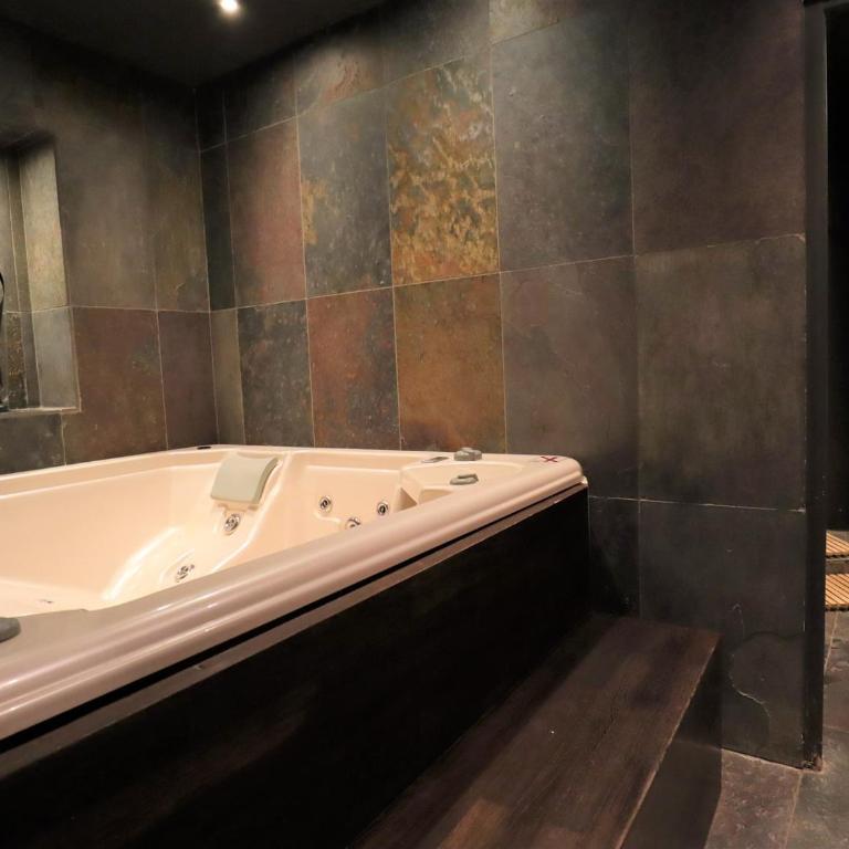 Avoriaz: Espace bien-être, 8 pers, 90 m² - FR-1-633-13 - Appartement (8 Adultes) - 13