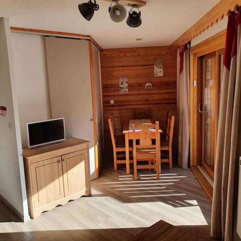 Spacieux appartement 37M2-T3-RDC-6 personnes-100m remontées - Appartement 2 Chambres - 10