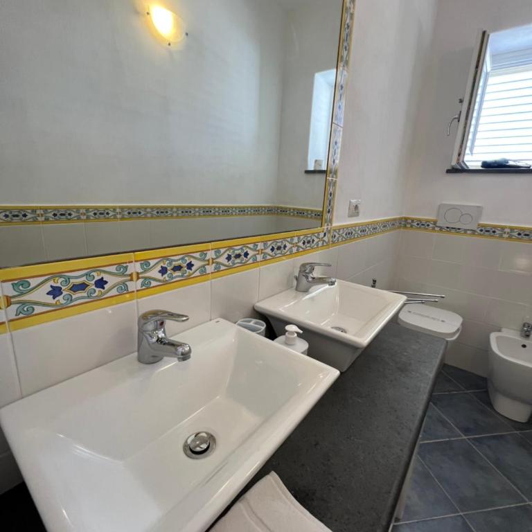 Lo Nardo Accommodation - Deluxe Apartment - 3