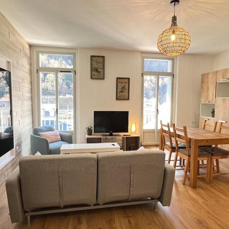 Haut du village, T2 + alcôve 5p. - Two-Bedroom Apartment - 6
