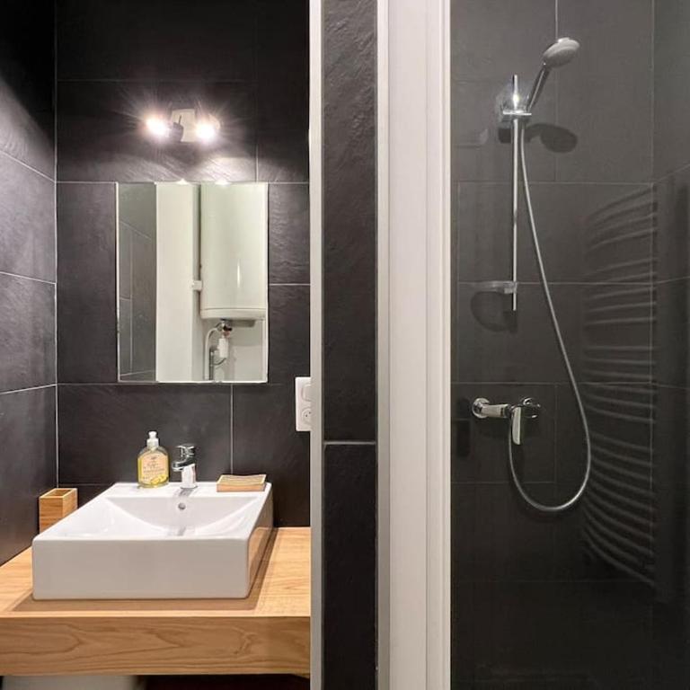 Haut du village, T2 + alcôve 5p. - Two-Bedroom Apartment - 10