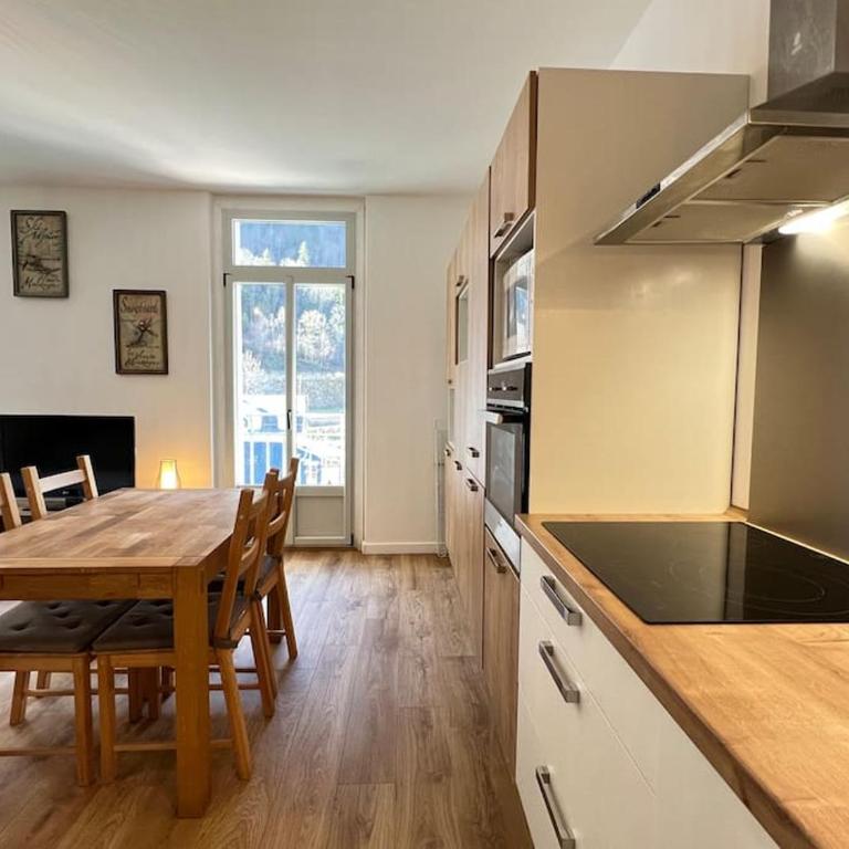 Haut du village, T2 + alcôve 5p. - Two-Bedroom Apartment - 12